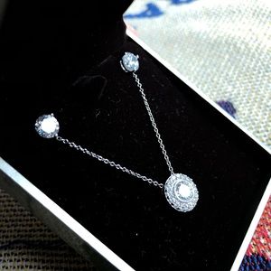 Circle Pendant Necklace with Earrings